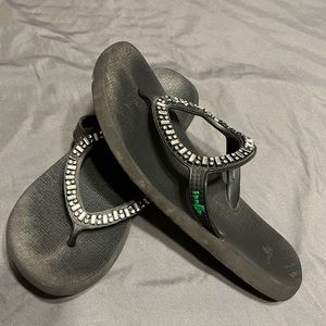 Sanuk black bling flip flop sandals size 7